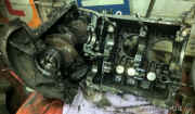 1962_VW_beetle_1200cc_engine_rebuild_881FXE_case_split.jpg (411299 bytes)