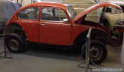 1972 VW Beetle Restoration wings off.jpg (105714 bytes)
