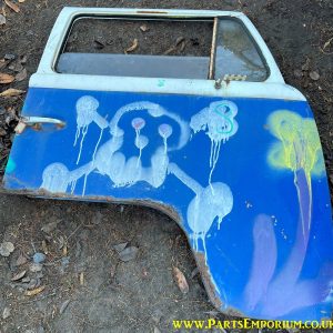 Bay cab door