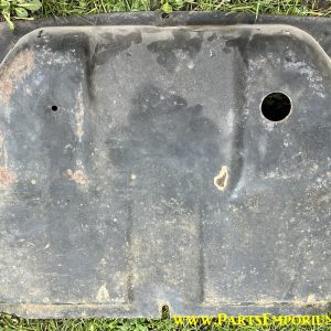 Bay window pedal under pan