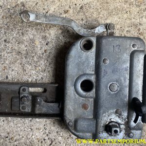 Bay window sliding door lock