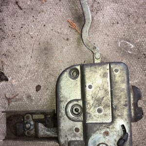 Bay window sliding door lock
