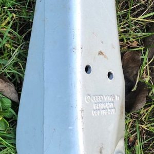 Diesel engine mount bracket