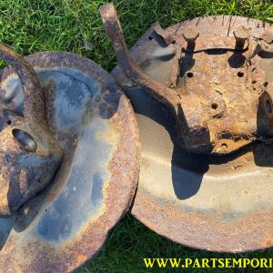 Disc brake stub axles