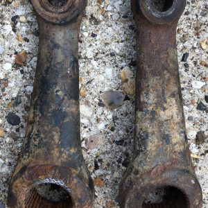 Early bay window steering box arms