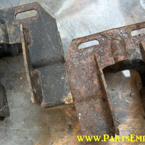 Late Bay Engine support bar brackets 1600cc