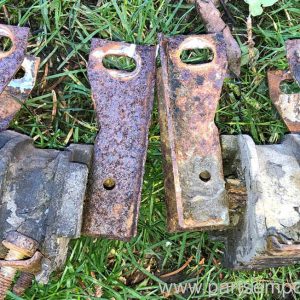 Late Bay engine support bar Brackets