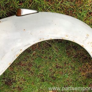 Near side front wing