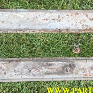 VW T25 / VW T3 Fuel tank Straps / Support bars - Pair