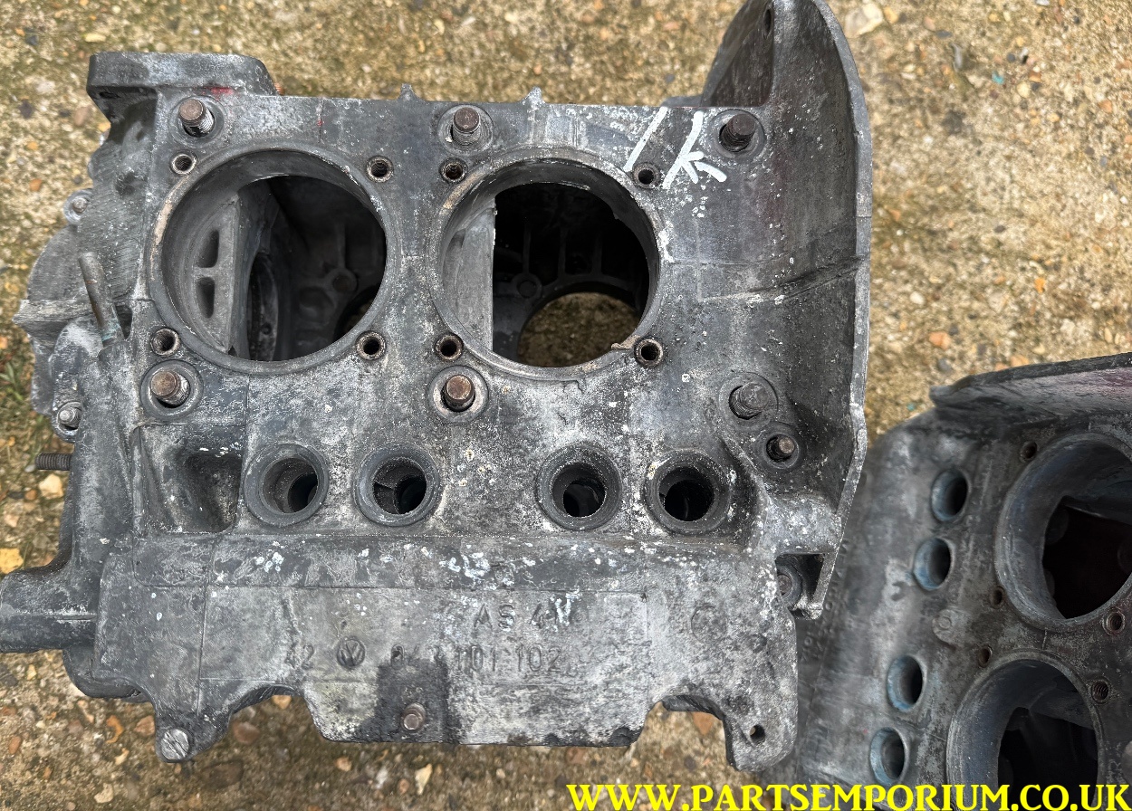 Pair of air cooled cases - scrap? Spares? - Image 5