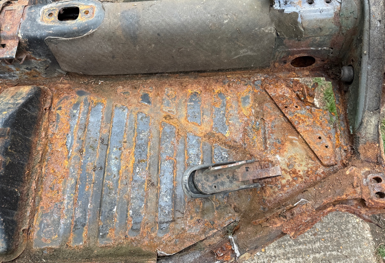 VW Beetle Chassis - 1973 1303 L reg - Image 4