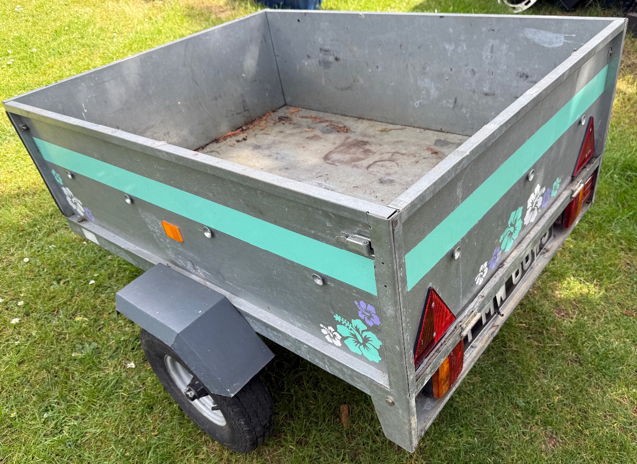 Erde Tipping Trailer – Great for Camper van