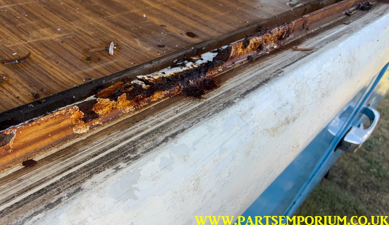 Rusty VW Bay window T2 Camper project / spares or repairs - pop top bus cheap Bay - Image 50