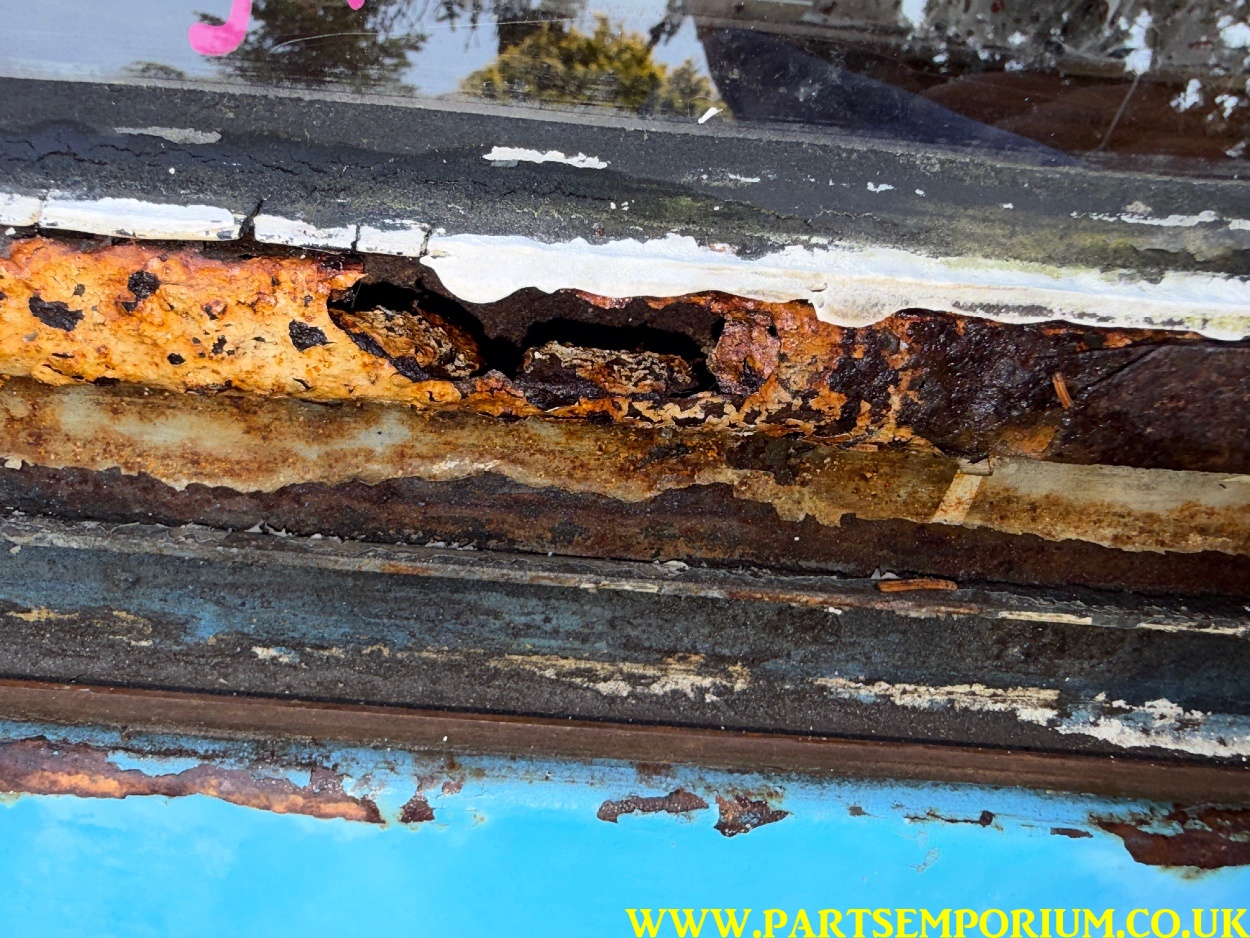 Rusty VW Bay window T2 Camper project / spares or repairs - pop top bus cheap Bay - Image 36