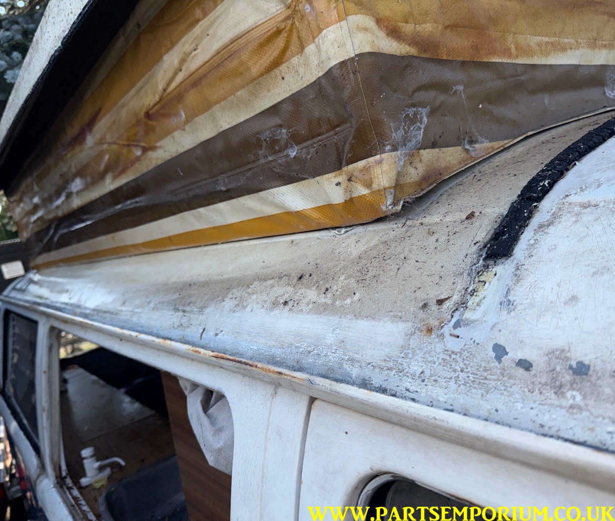 Rusty VW Bay window T2 Camper project / spares or repairs - pop top bus cheap Bay - Image 30