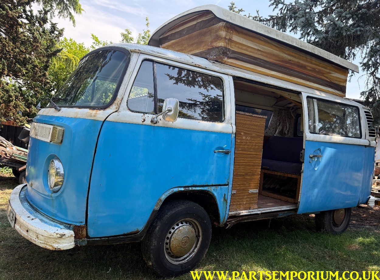 Rusty VW Bay window T2 Camper project / spares or repairs - pop top bus cheap Bay - Image 3