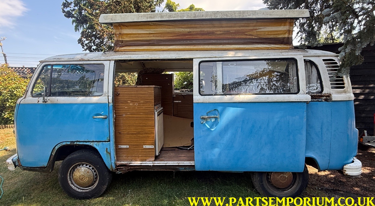 Rusty VW Bay window T2 Camper project / spares or repairs - pop top bus cheap Bay - Image 5