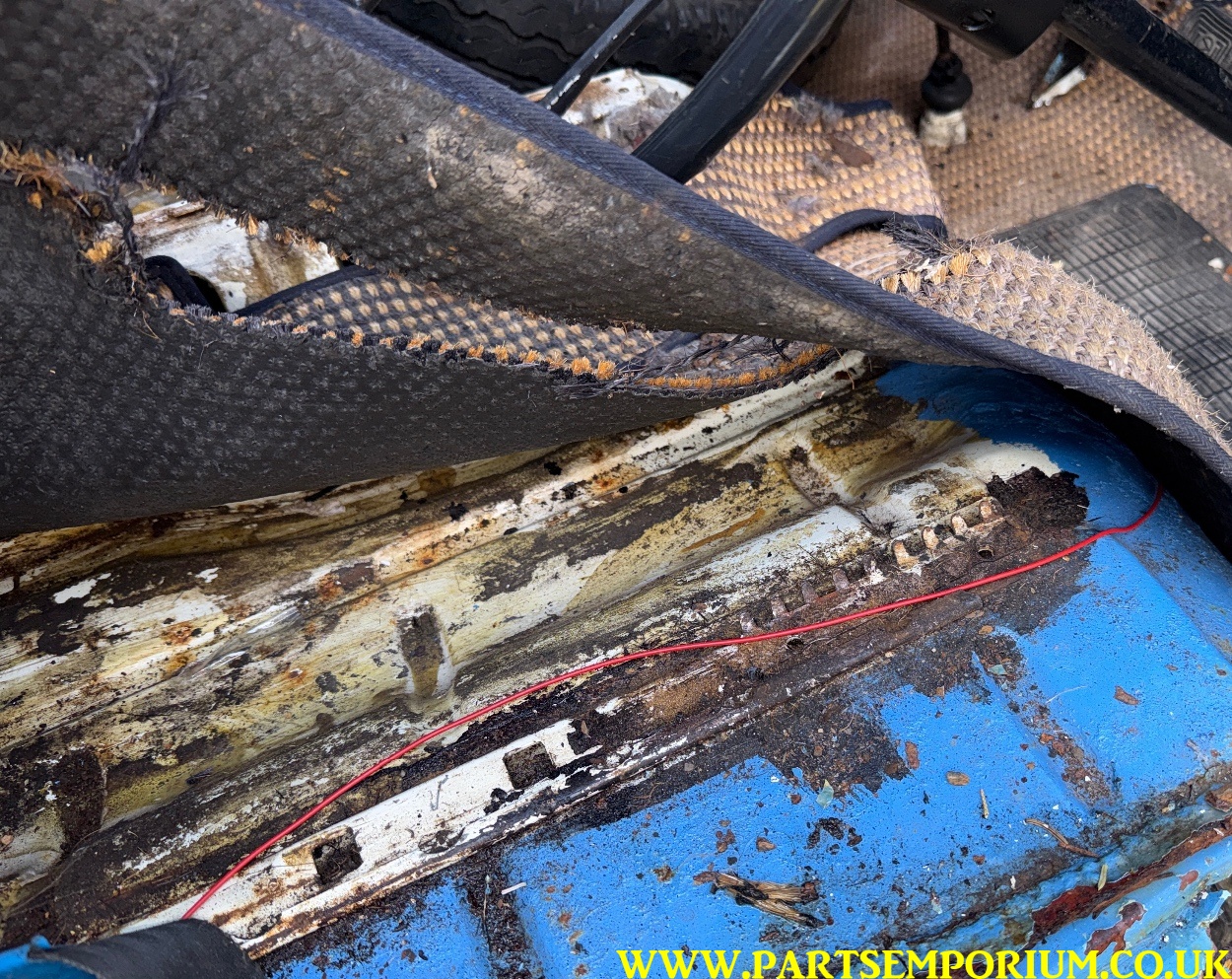 Rusty VW Bay window T2 Camper project / spares or repairs - pop top bus cheap Bay - Image 63