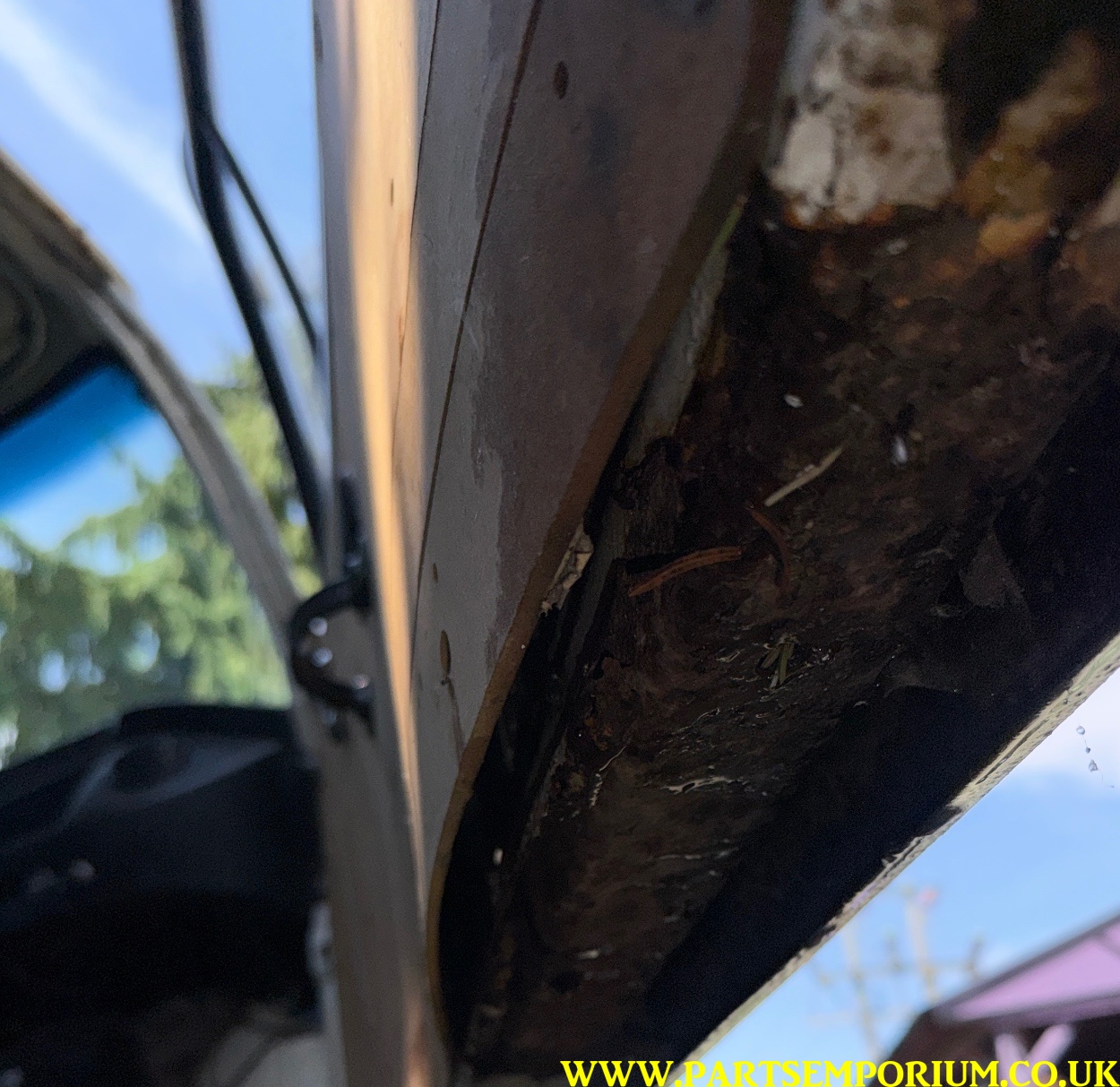 Rusty VW Bay window T2 Camper project / spares or repairs - pop top bus cheap Bay - Image 58