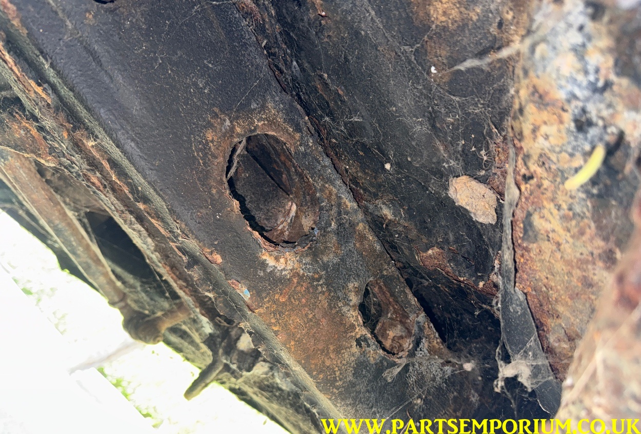 Rusty VW Bay window T2 Camper project / spares or repairs - pop top bus cheap Bay - Image 57