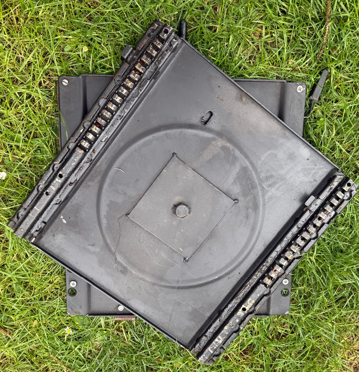 VW T3 T25 swivel seat base – Slides onto the runners